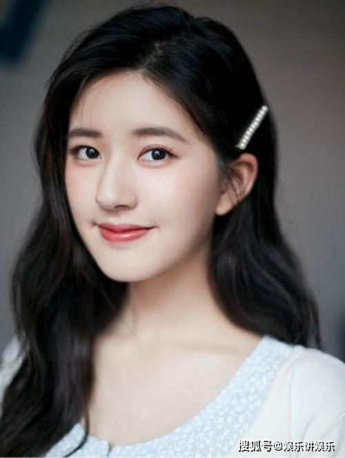 女明星吃瓜小号视频,娱乐圈幕后真相大曝光