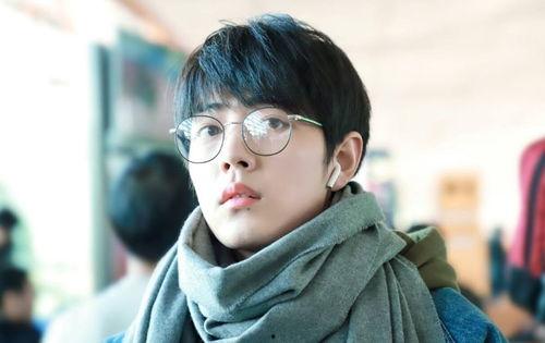 肖战吃呆瓜视频,吃瓜视频引网友热议